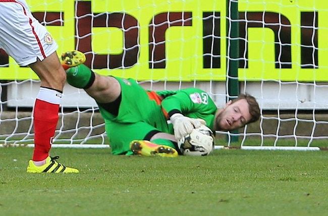 Adam Collin sidelined with ligament damage