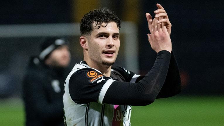 Ruben clapping-min.jpg